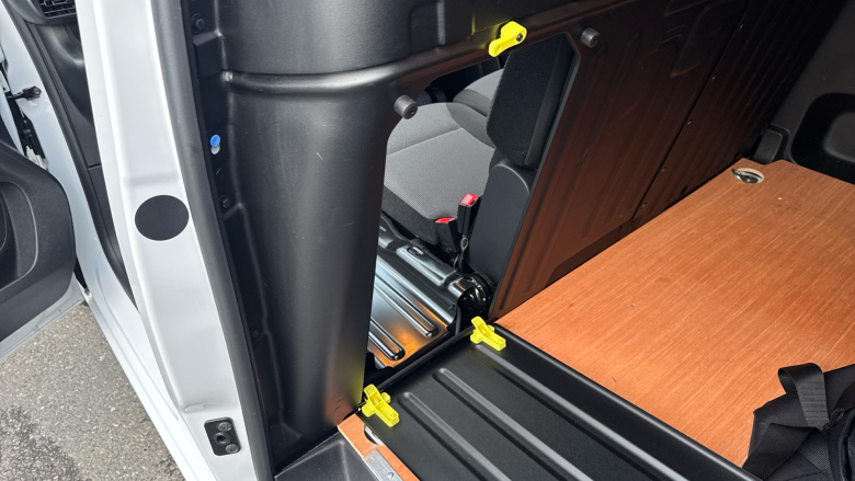 Peugeot Partner E-Standard 800 100kW 50kWh Professional Premium + Van Auto